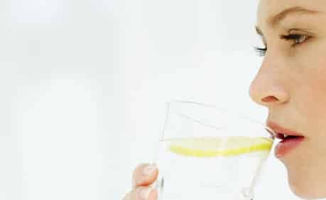 Acqua e limone benefici