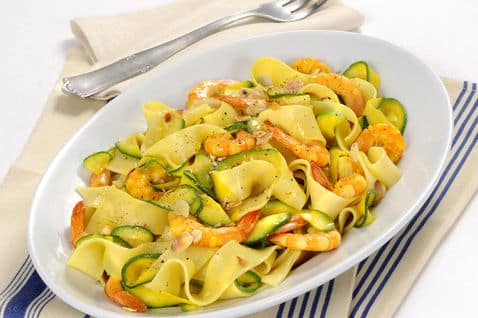 Tagliatelle con gamberi, zucchine e zenzero