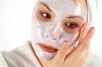 Maschera viso fatta in casa per pelle grassa