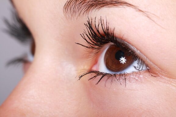 Contorno occhi antirughe naturale